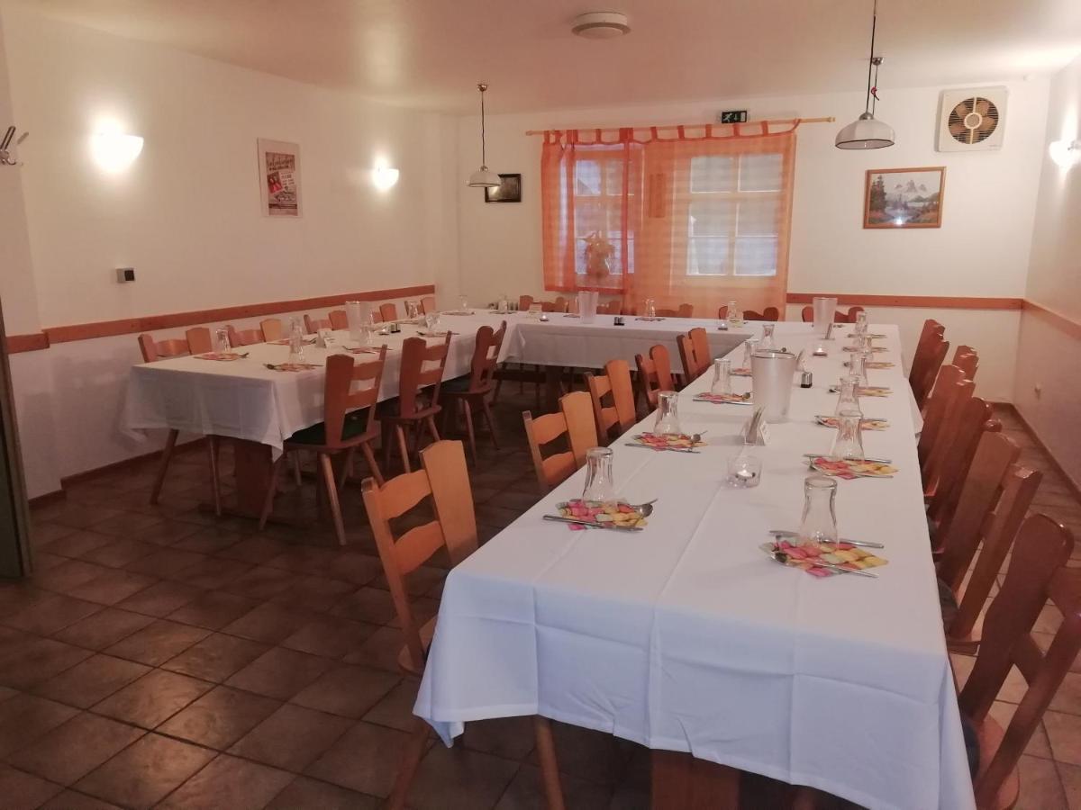 Hotel Wollroeder Krug à Guxhagen Extérieur photo